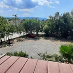 Tango Δωμάτια σε οικογενειακή κατοικία