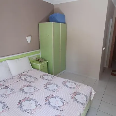 Tango Gazde/Camere de închiriat